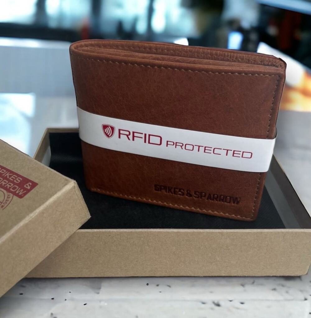 Spikes and Sparrow Thomas Brandy Brown Leather RFID Billfold Wallet 12 Card Slot
